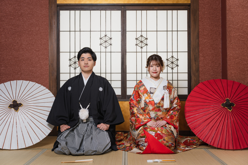 期間限定!和装スタジオ&洋装夜3ロケーション、2着と新郎ヘアメイク付きプラン