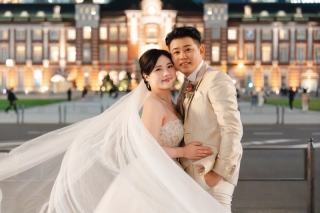 ライトアップの東京駅前でスタジオ撮影も楽しめる夜の前撮り