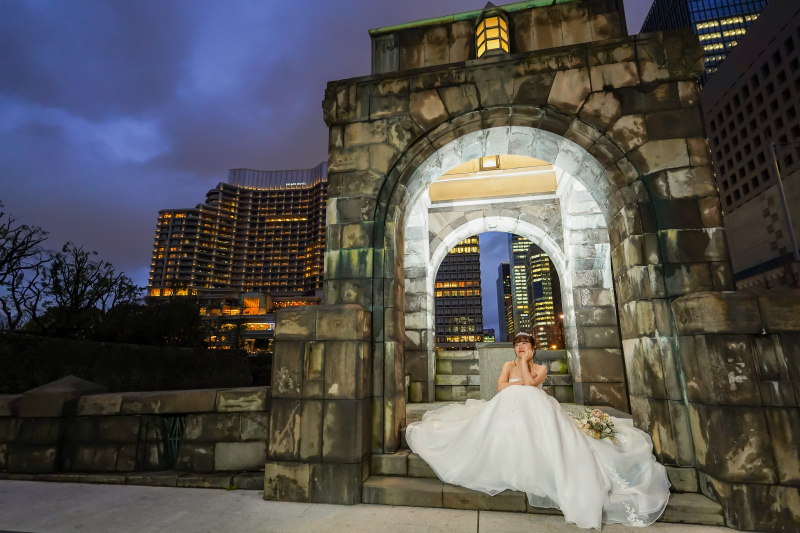 和田倉門で新婦のソロショット♪