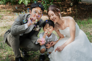 緑あふれる代々木公園で、自然体の前撮りとスタジオ撮影を楽しむ特別プラン