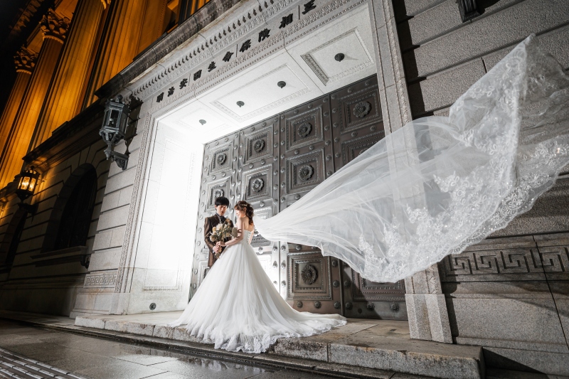 ベールが大きく舞い広がる瞬間