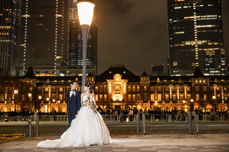 王道の東京駅舎前から