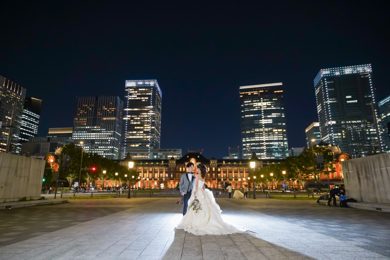 街の建物が煌めきたつ