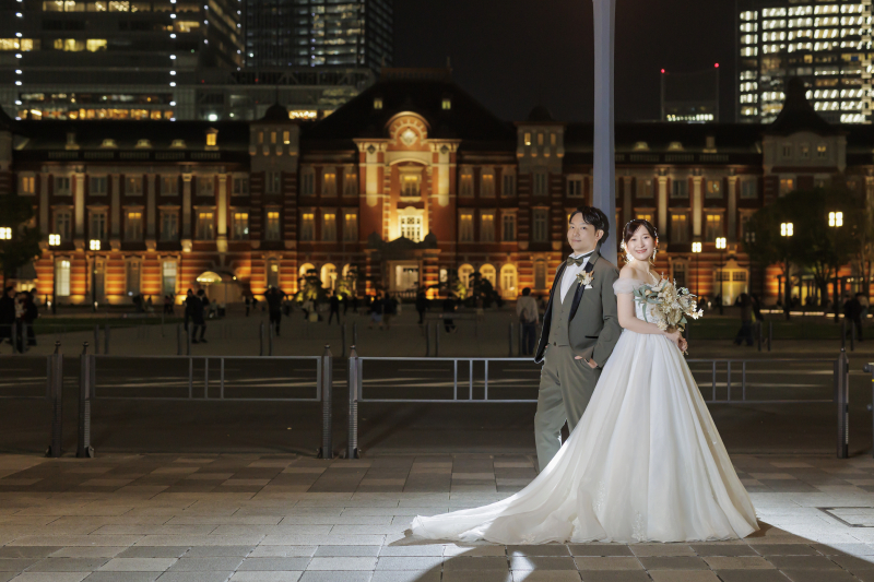 東京の夜に誓うふたり