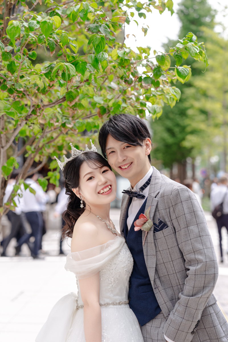 体を近づけ形がまとまる配置