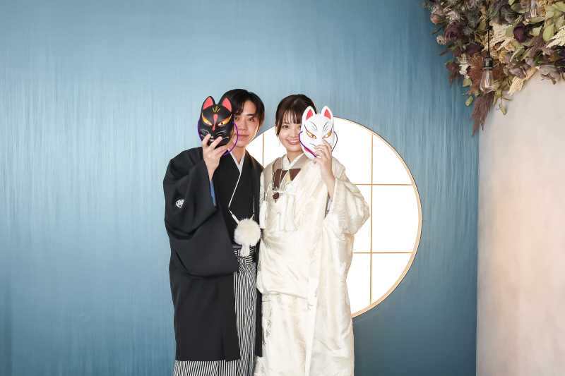 狐面に隠す照れ笑い