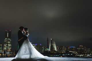 昼も夜も選べる大桟橋ロケ　新郎様ヘアメイク付きのプレミアム前撮りプラン