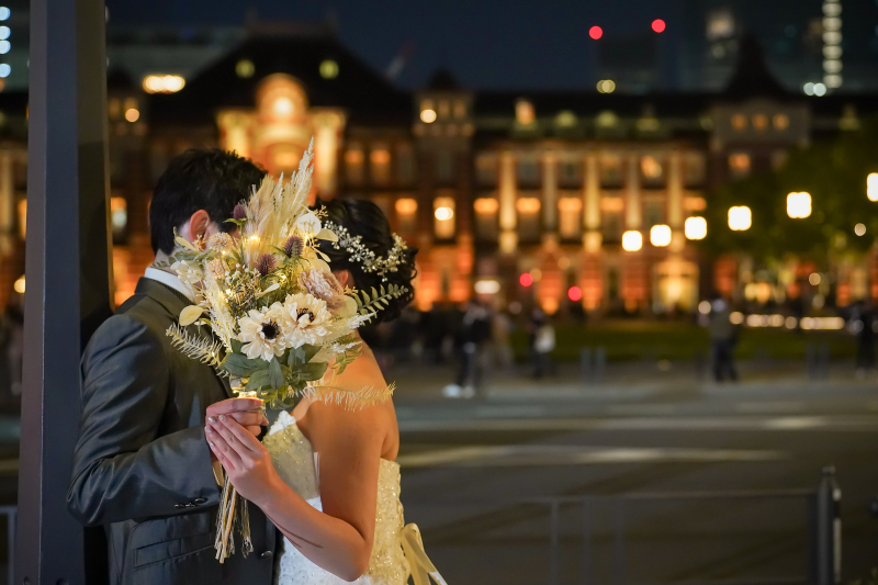 ブーケで顔隠しショット♪