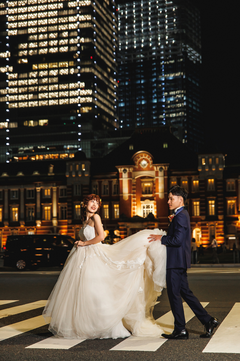 横断歩道で動きのあるカット