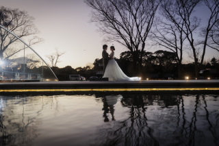 夕景から夜景へ。東京駅・和田倉門・丸の内仲通りを巡る洋装夜3ロケ前撮り