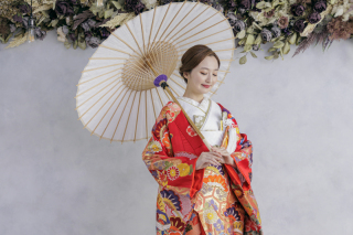 豊富な色打掛は全て無料！スタジオや庭園での撮影に♪