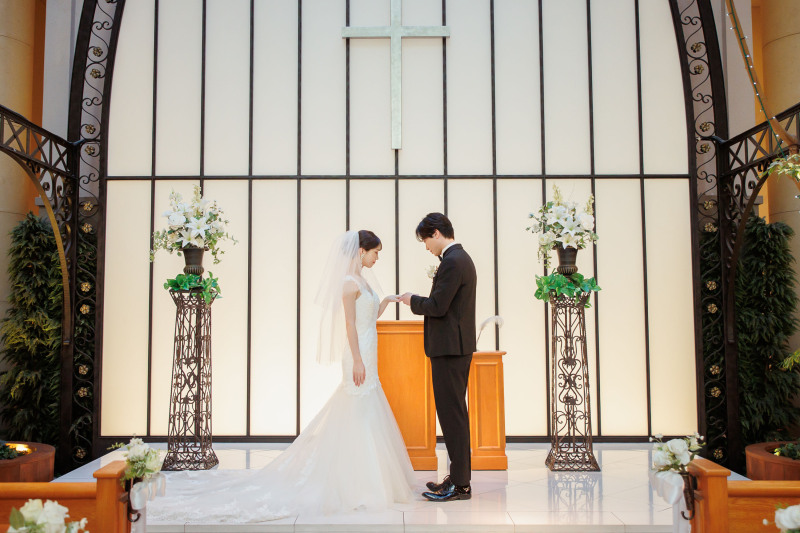 神聖なチャペルと洗練されたスタジオの両方で撮影!