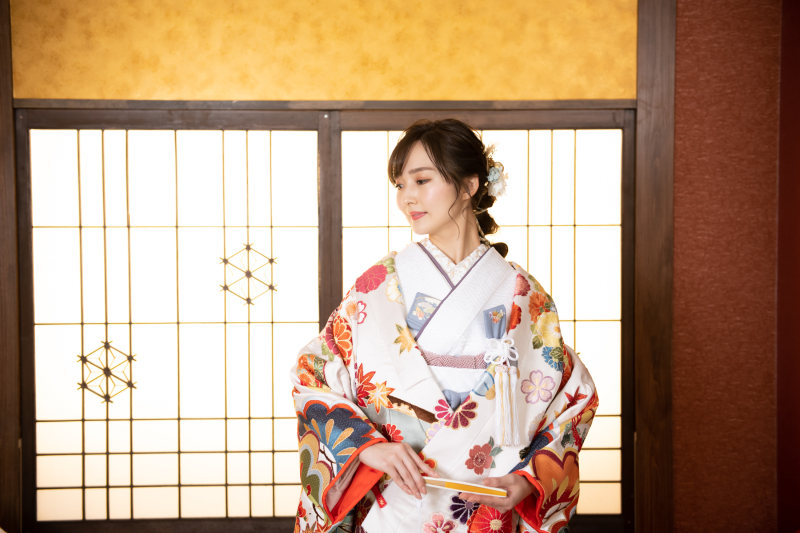 ヘッド装花などの小物も全てご用意してます♪