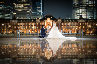 PHOTO WEDDING STYLE_リフレクション（水面を利用したようなシンメトリーな世界を演出）