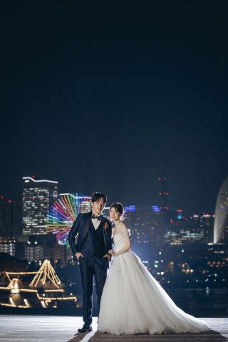 PHOTO WEDDING STYLE_横浜らしさ広がる港街ロケ（大さん橋と会館などで趣ある撮影を）