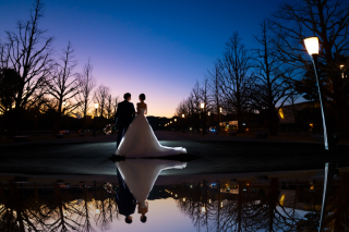 PHOTO WEDDING STYLE_リフレクション（水面を利用したようなシンメトリーな世界を演出）