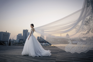 PHOTO WEDDING STYLE_横浜らしさ広がる港街ロケ（大さん橋と会館などで趣ある撮影を）