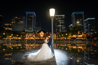 PHOTO WEDDING STYLE_リフレクション（水面を利用したようなシンメトリーな世界を演出）