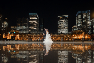 PHOTO WEDDING STYLE_リフレクション（水面を利用したようなシンメトリーな世界を演出）
