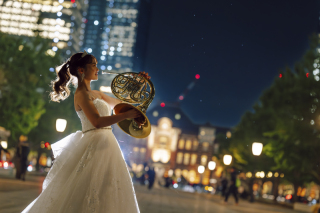 PHOTO WEDDING STYLE_夜の東京駅周辺ロケ（和田倉門や明治安田生命前で趣ある撮影を）