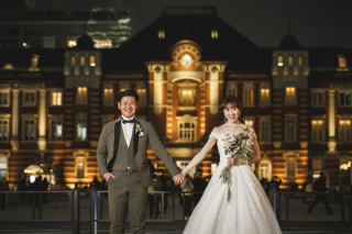 PHOTO WEDDING STYLE_東京駅（レトロな雰囲気漂う東京駅舎をバックに幻想的な撮影を）