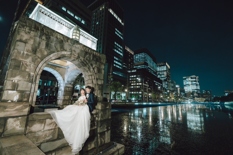 東京夜景をクールに印象付けるスタイリッシュなレタッチ。水面にもこだわりビルの反射を写し出して煌びやかな一枚に。他にない雰囲気と色味をご提供いたします。ポージングの指示も細やかにさせていただきますよ！
