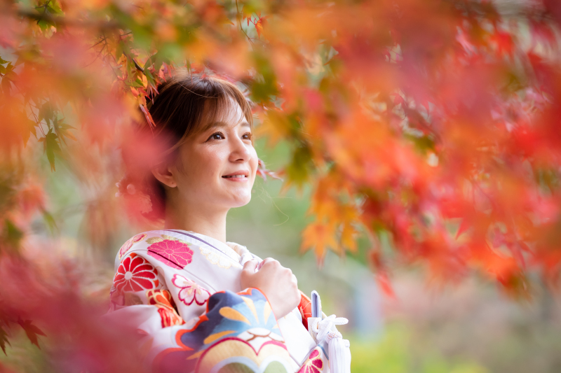 【返金保証付】12月末まで!スタジオ撮影+アルバム付き☆【和装・庭園ロケ撮影】紅葉映える秋の庭園◎174800円→109800円
