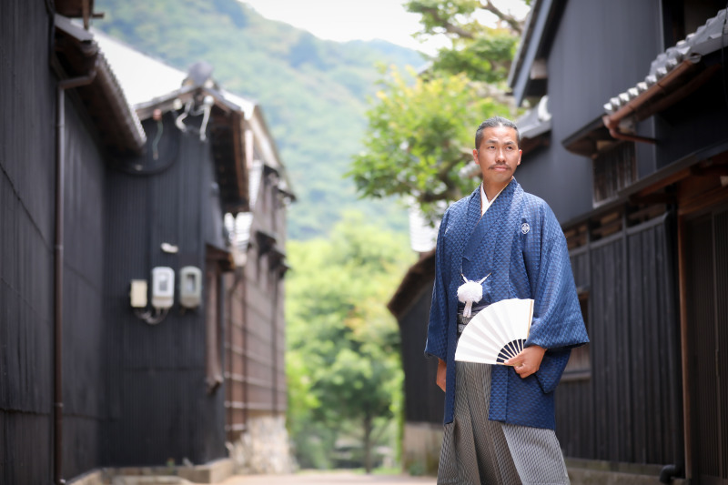 和装姿で新郎様のソロショット