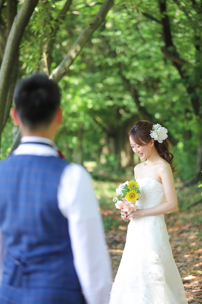 新郎様越しの新婦様