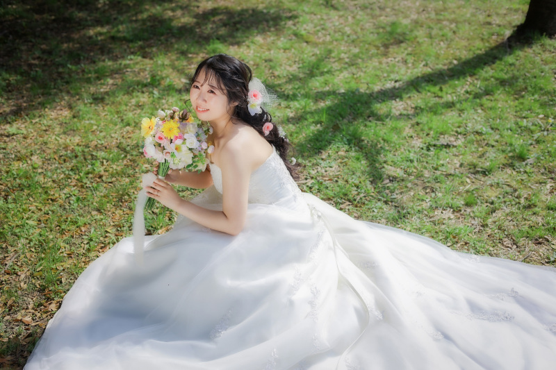 新婦様ソロショット/座りポージングで