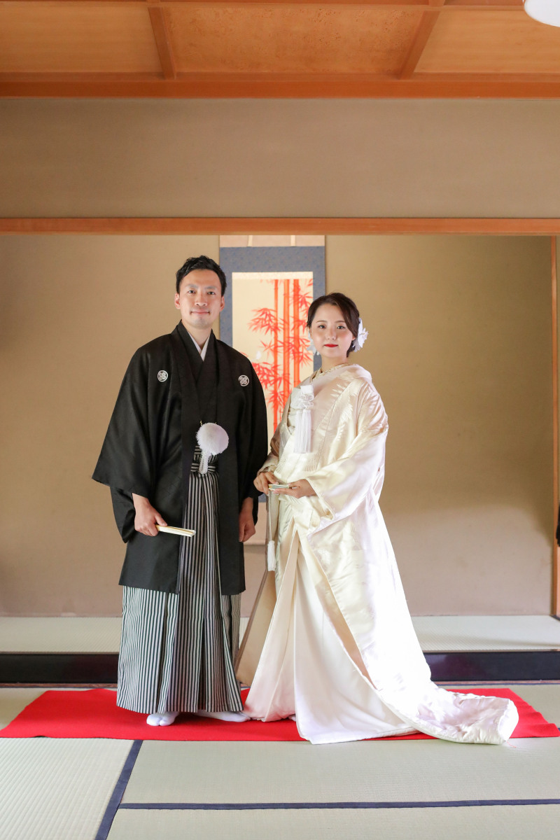 和装の正式な形で撮影を行う型物写真