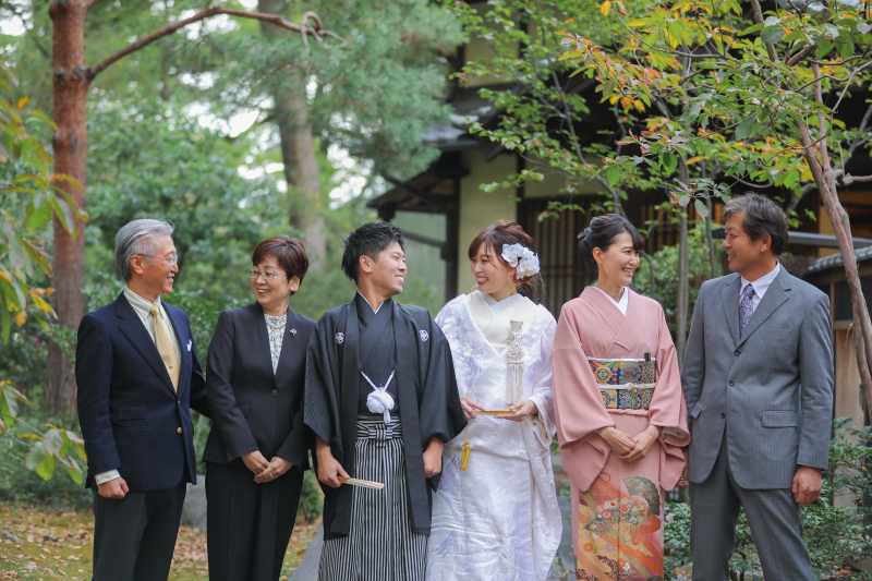 白無垢姿で親御様とのご家族撮影