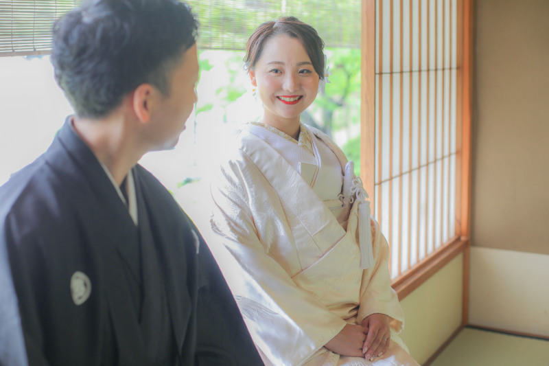 柔らかな光で新婦様ソロショット