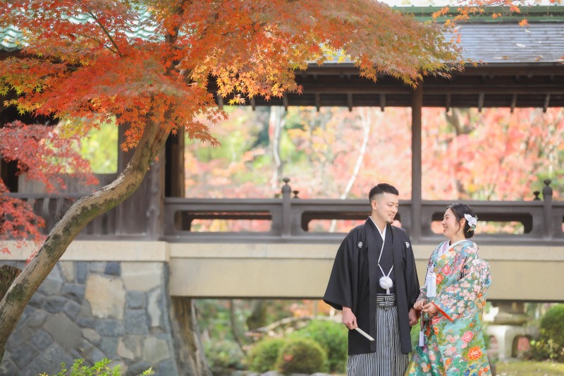 和装姿を魅力的に演出してくれる揚輝荘ロケーション