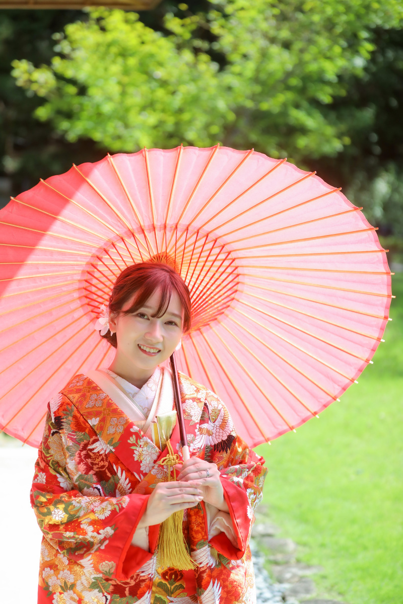 にこやかに柔らかな表情でも