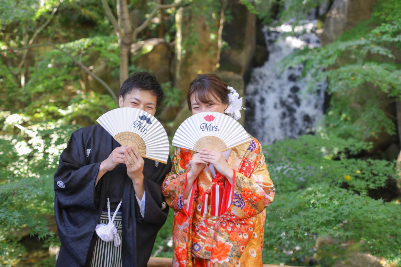 楽しげに可愛らしく扇子ショット