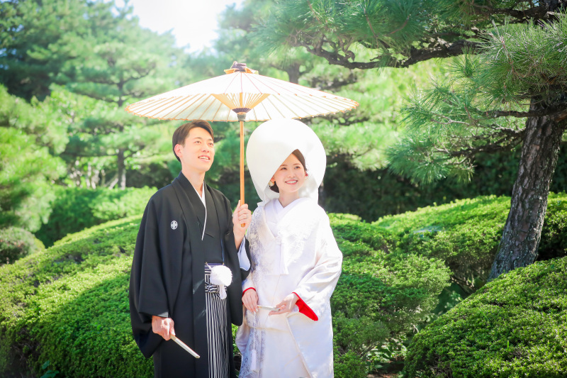 名古屋城内庭園で和傘を使った和装ロケーション撮影