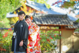 紅葉の鶴舞公園で和装1点ロケーション撮影