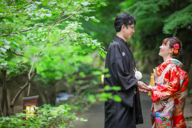 身長差を活かした手繋ぎツーショット