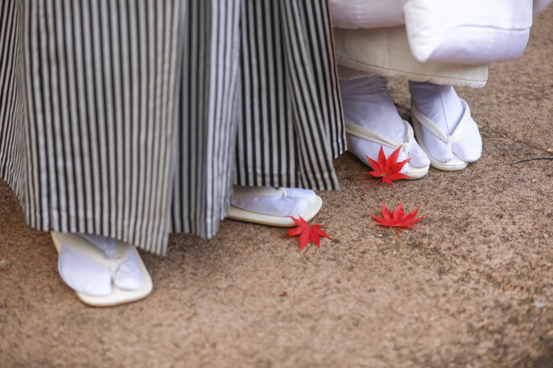 紅葉とお二人の足元撮影