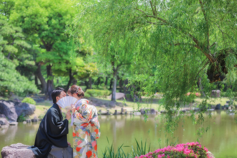 和装の定番ショット/扇子でキスショット撮影