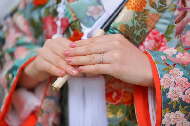 結婚指輪とネイルと打掛を入れて