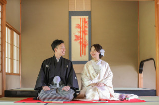 雨の白鳥庭園で和装ロケーション撮影