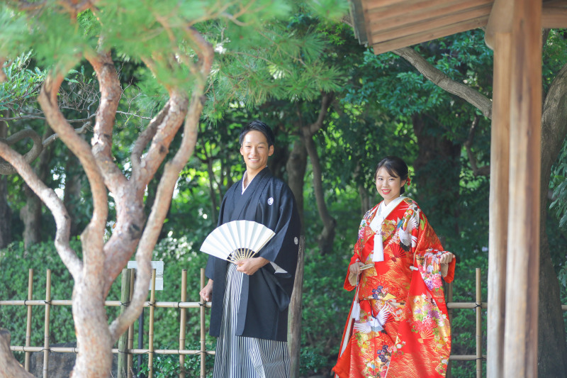 和装の柄が綺麗に見えるポージングに関して