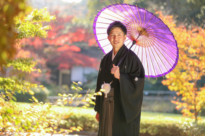 番傘と新郎様ソロショット