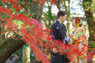 三重県の六華苑で秋の紅葉ロケーションで和装前撮り
