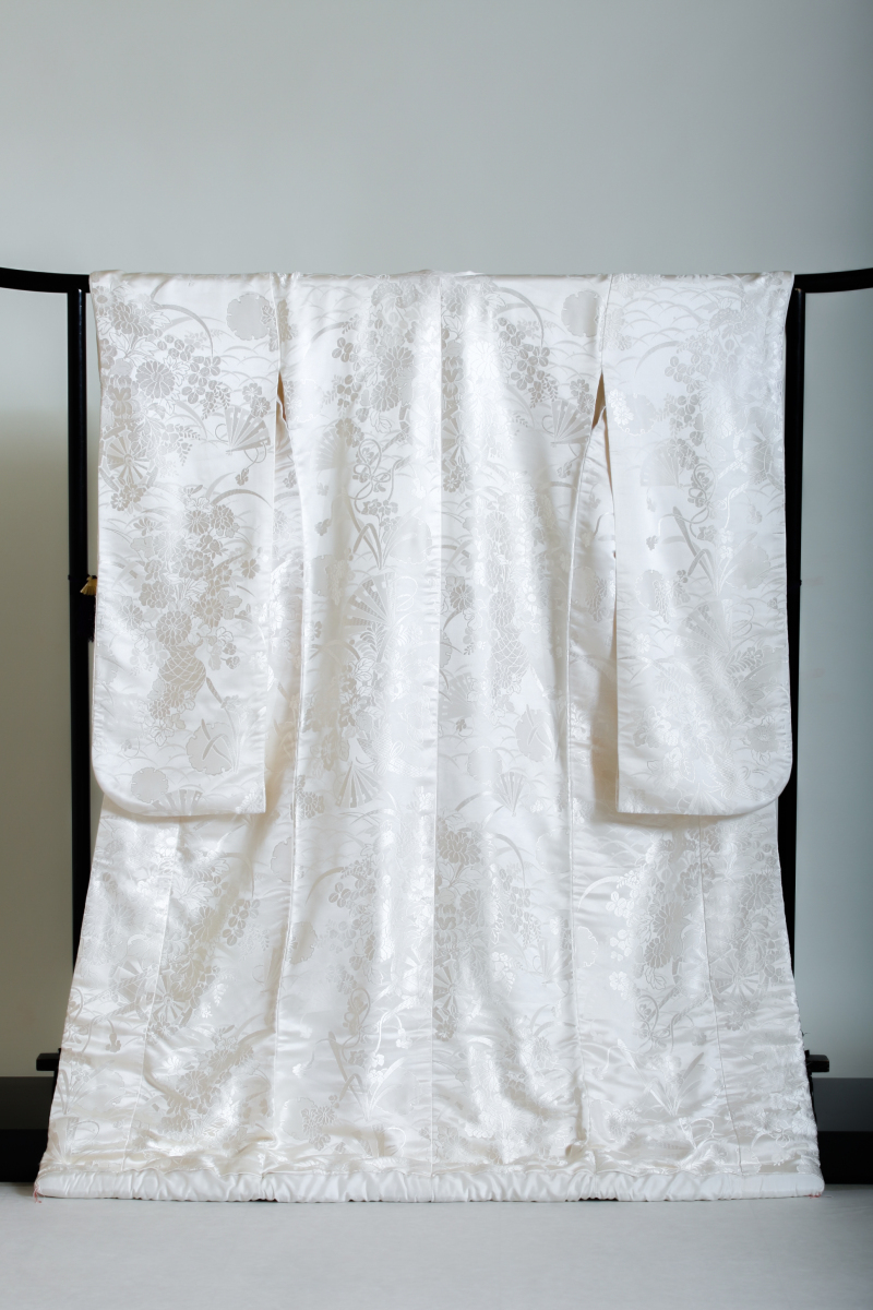 ip-one_白無垢が豊富