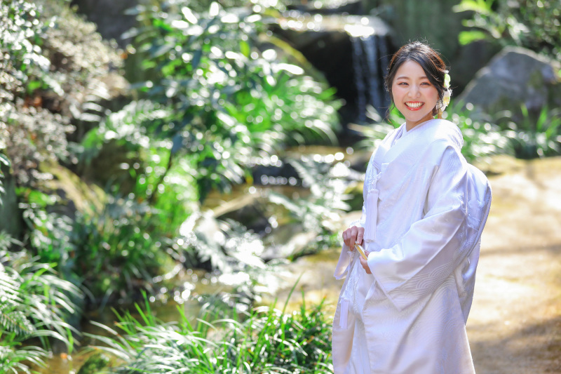 庭園の小川や新緑と一緒に！