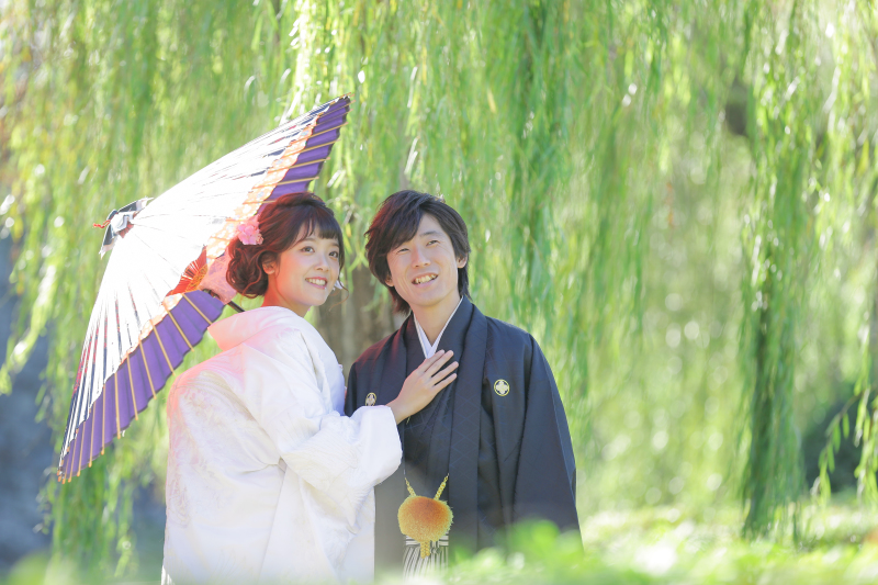 柳の下で番傘撮影！