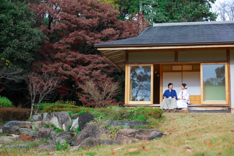 茶室の縁側で！